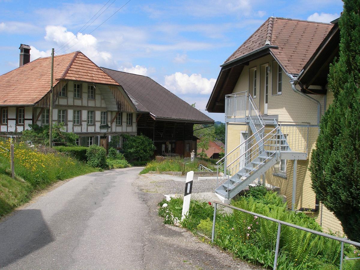 ホテル ガストホフ レッスリ Wyssachen エクステリア 写真